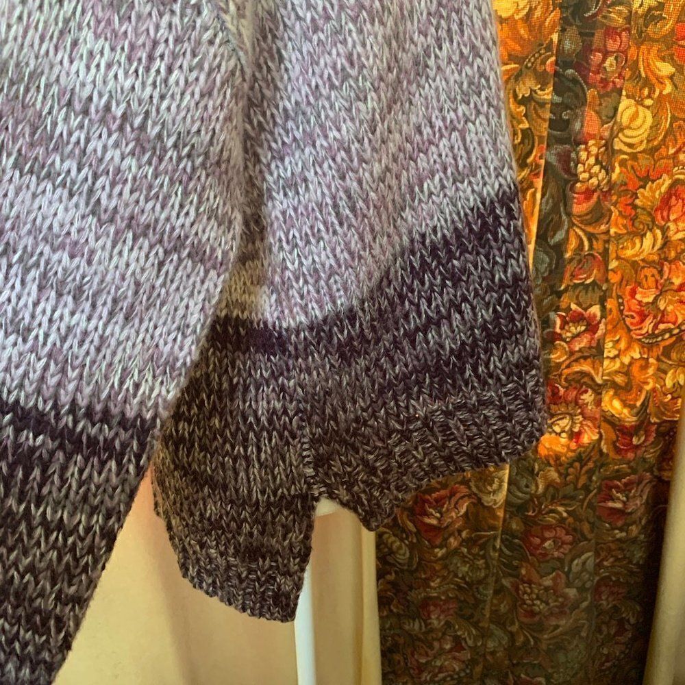 Cupio Womens Hi-Low Colorblock Crewneck Pullover - Picture 4 of 8